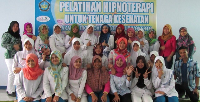 PELATIHAN HIPNOTERAPI UNTUK TENAGA KESEHATAN 2015