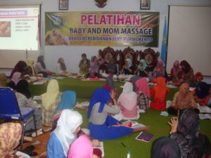 Pelatihan baby and moms massage 2